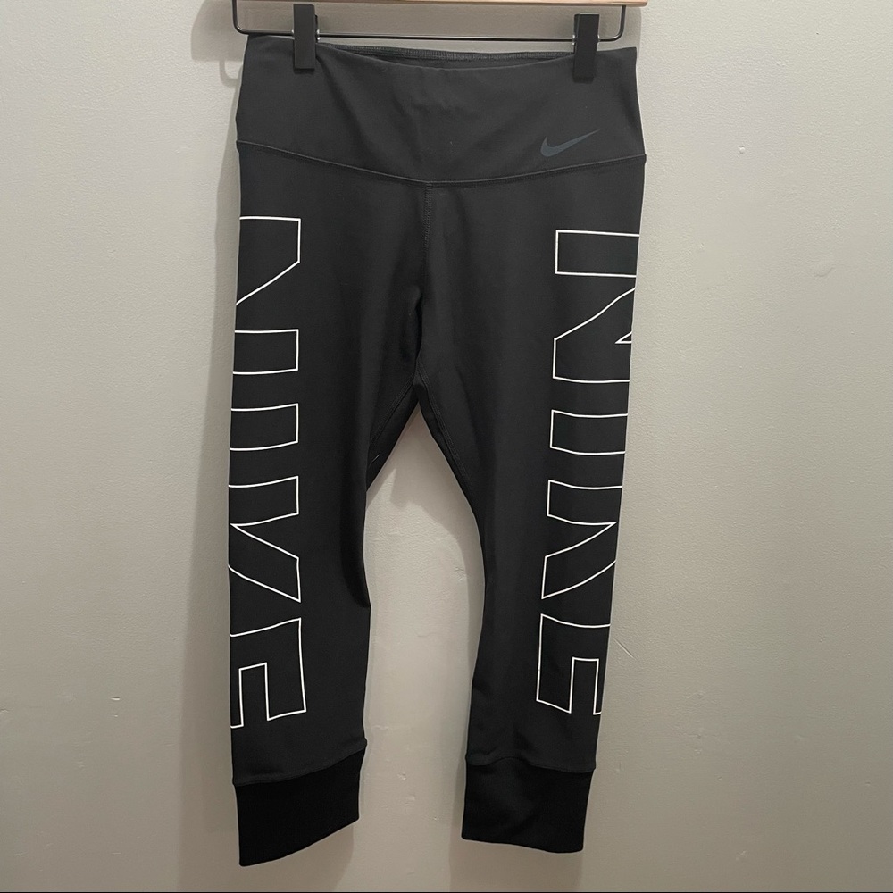 Nike Dri-Fit logo cropped leggings small black athleisure athletic pants capri